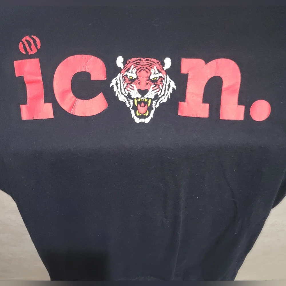 Icon Tee - Picture 2 of 3